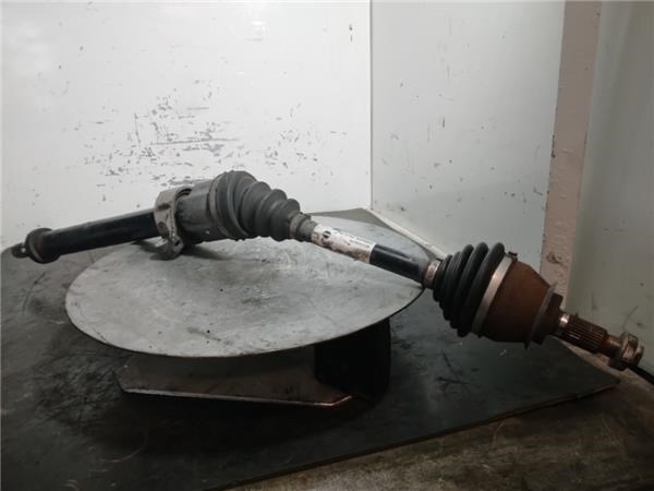 Półoś napędowa przednia prawa 31608605466 BMW