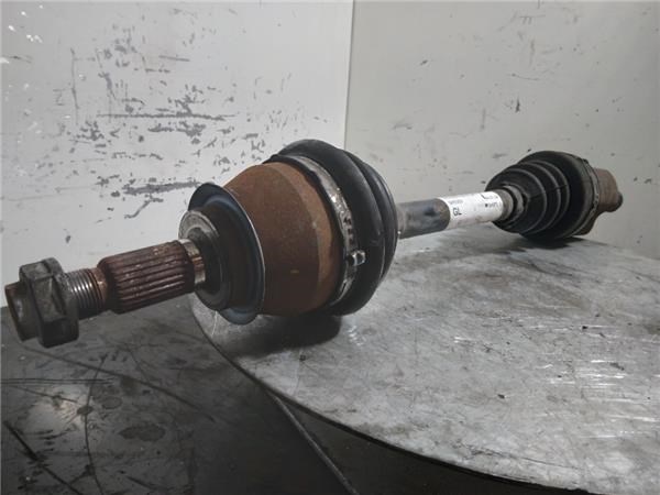 Półoś napędowa przednia lewa 31608605467 BMW