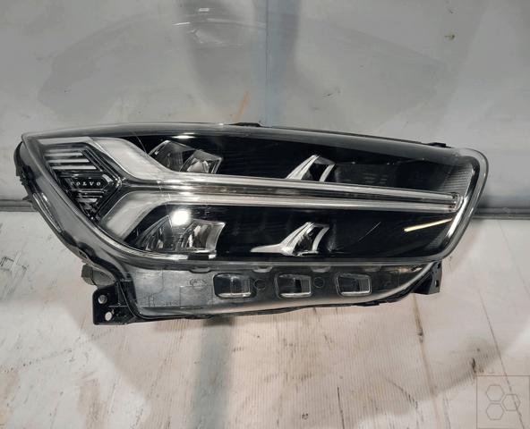 Kupić Reflektor prawy Volvo XC40  536 w dobrej cenie
