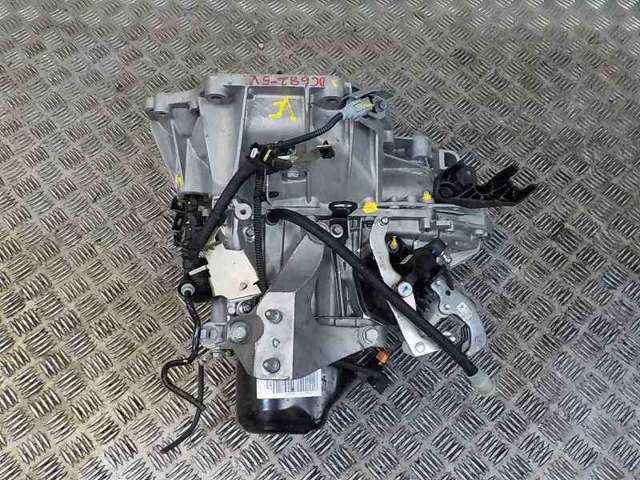Mechaniczna skrzynia biegów w komplecie 320100735R RENAULT