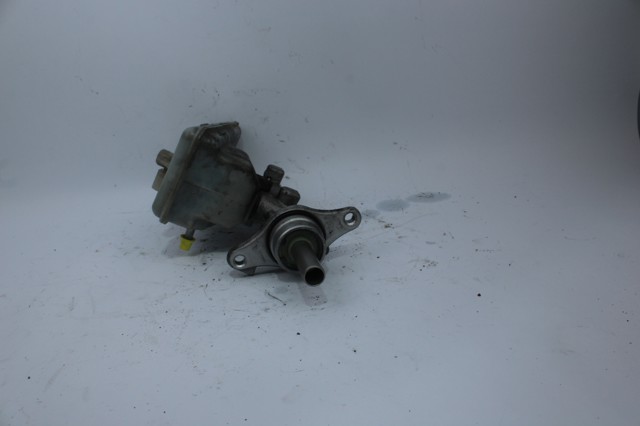 Główny cylinder hamulców 32067008C OPEL