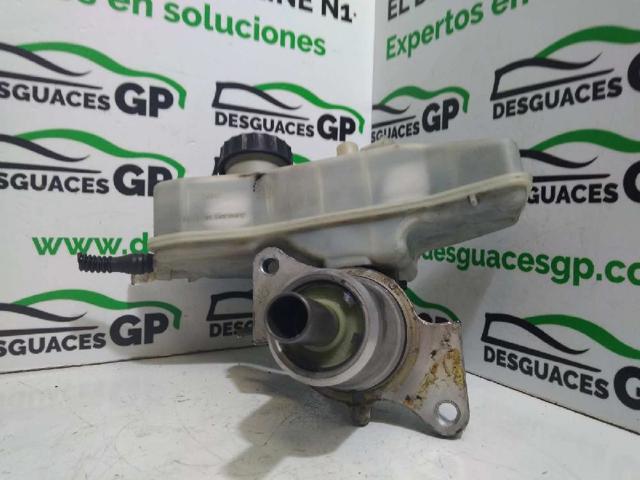 Zbiorniczek głównego cylindra hamulcowego (płynu hamulcowego) 320670252 MERCEDES