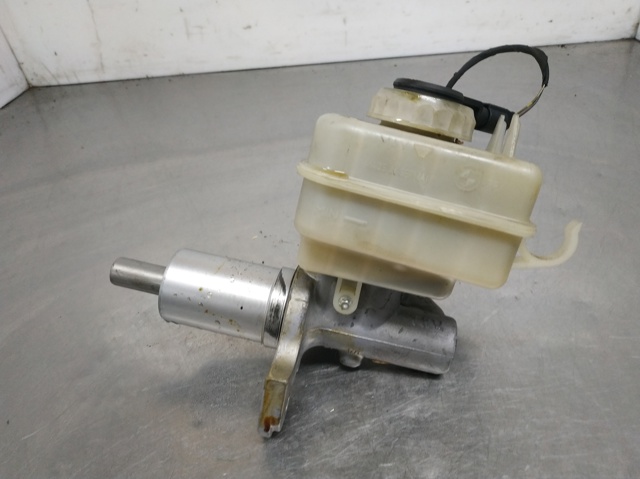 Główny cylinder hamulców 32067179D BMW