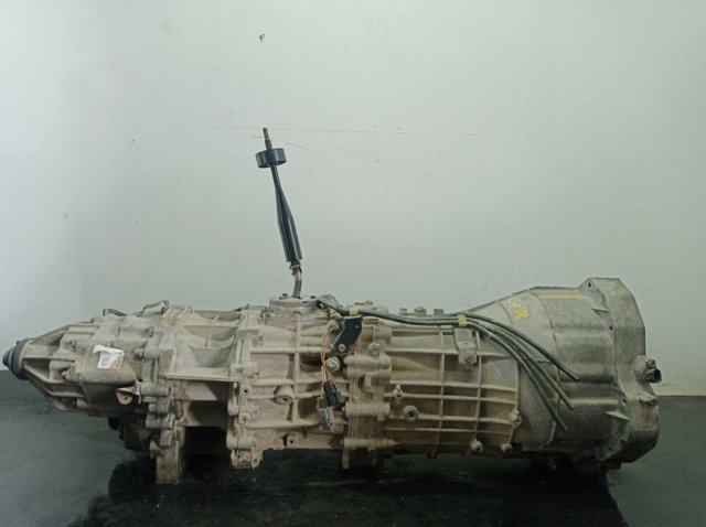 Mechaniczna skrzynia biegów w komplecie 32131CD340 NISSAN