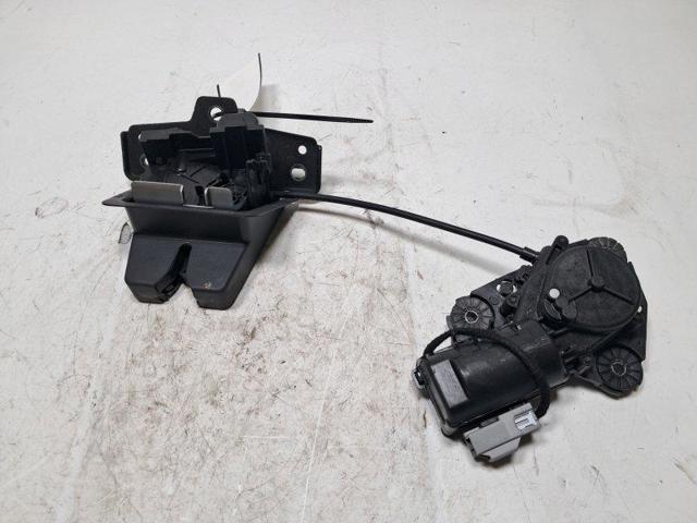 Zamek klapy bagażnika (3/5 drzwi tylnych) 32149889 VOLVO