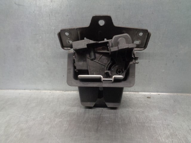 Zamek klapy bagażnika (3/5 drzwi tylnych) 32149889 VOLVO