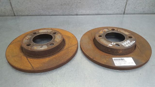 Tarcza hamulcowa przednia 321615301 VAG