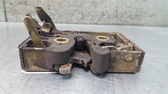Zamek drzwi przednich lewych 321837015 VAG