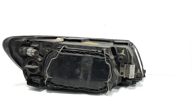 Reflektor lewy 32206141 VOLVO