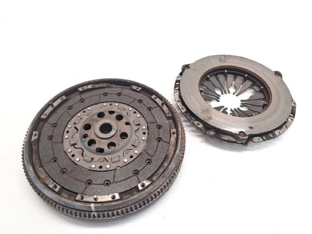 Tarcza sprzęgła 323037411 VAG