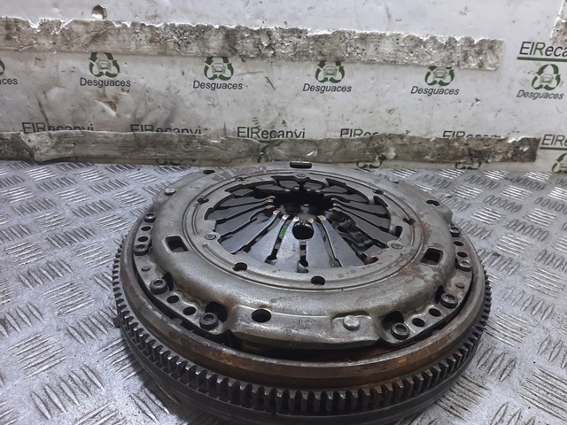 Tarcza sprzęgła 323037411 VAG