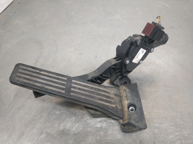 Pedał przyspieszenia (gazu) 327003XXXX HYUNDAI