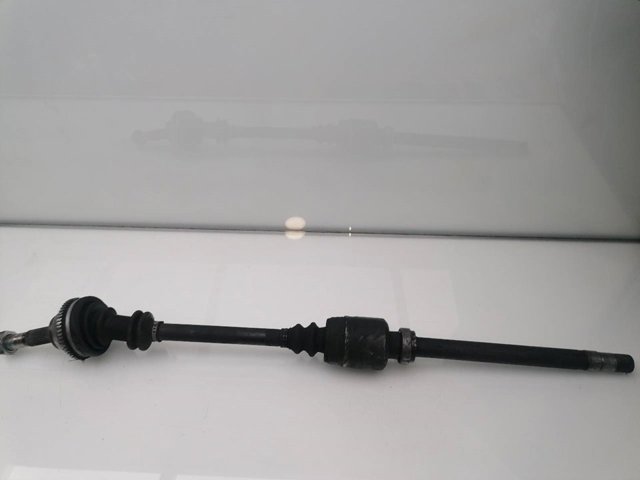 Półoś napędowa przednia prawa 3273CK PEUGEOT