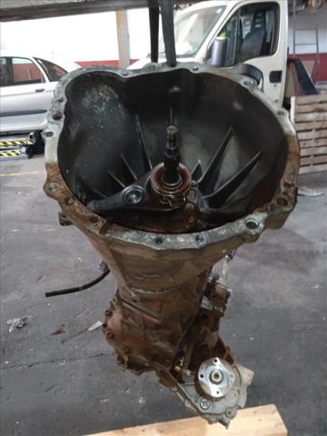 Mechaniczna skrzynia biegów w komplecie 33103G2340 NISSAN