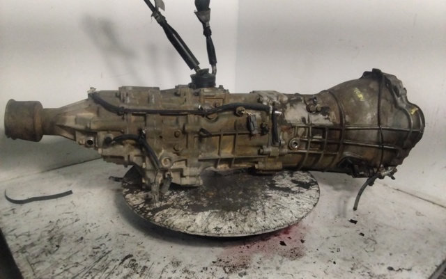 Mechaniczna skrzynia biegów w komplecie 33103G2340 NISSAN