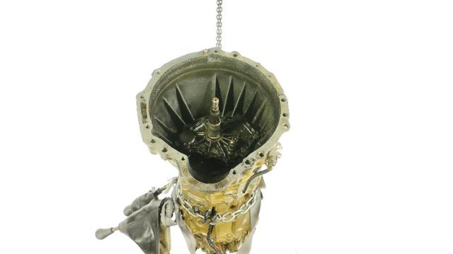 Mechaniczna skrzynia biegów w komplecie 33103G2340 NISSAN
