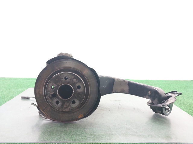 33308842879 BMW