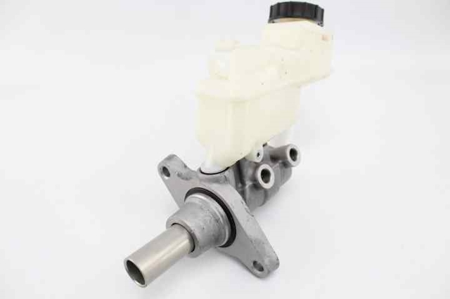 Główny cylinder hamulców 3350887761 TOYOTA