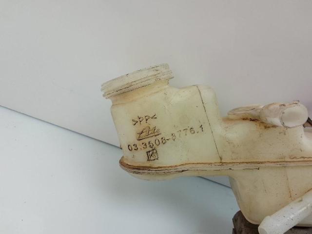 Główny cylinder hamulców 3350887761 TOYOTA