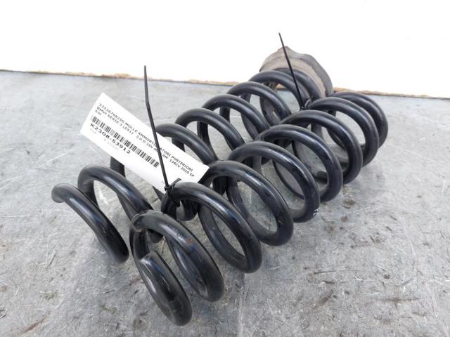 Sprężyna tylna 33536768250 BMW