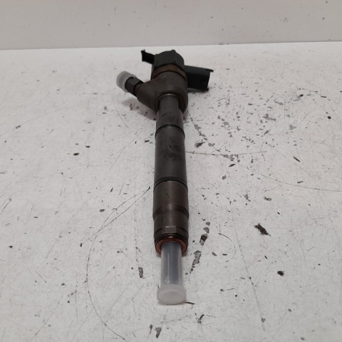 Wtryskiwacz paliwa 338002A400 HYUNDAI