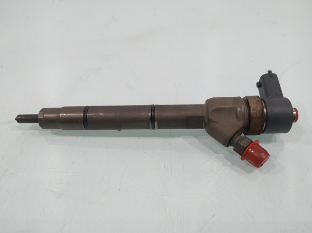 Wtryskiwacz paliwa 338002A400 HYUNDAI