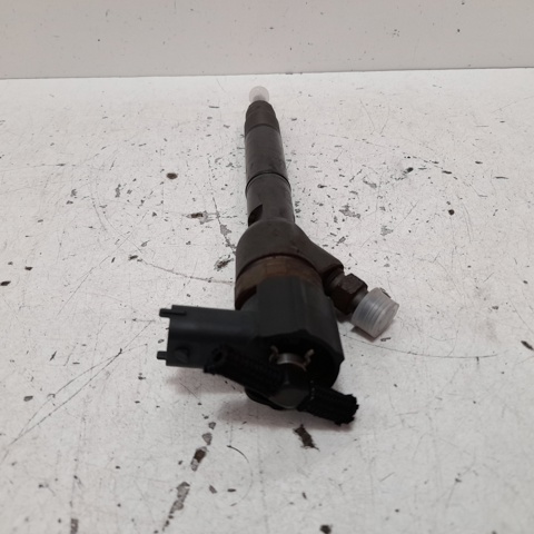 Wtryskiwacz paliwa 338002A400 HYUNDAI