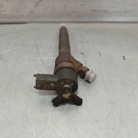 Wtryskiwacz paliwa 338002A400 HYUNDAI