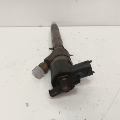 Wtryskiwacz paliwa 338002A400 HYUNDAI