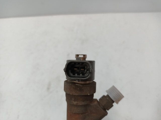 Wtryskiwacz paliwa 338004A110 HYUNDAI