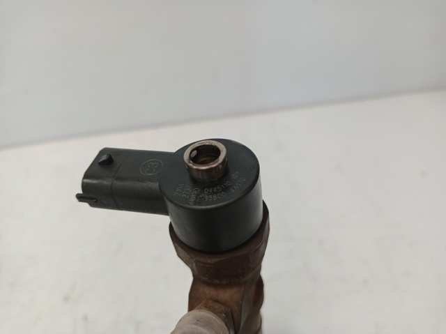 Wtryskiwacz paliwa 338004A170 HYUNDAI