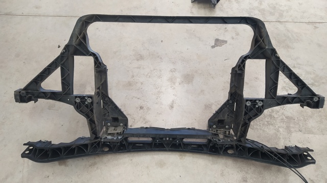 Osłona chłodnicy kompletna (panel mocowania reflektorów) 3419945 BMW