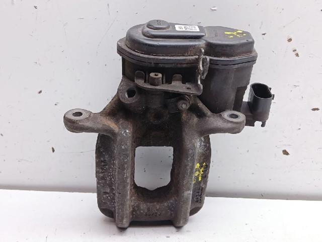 34206786064 BMW