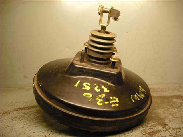 Wzmacniacz próżniowy hamulców BMW 3 E36