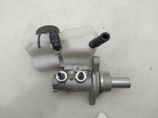 Główny cylinder hamulców 34336868997 BMW