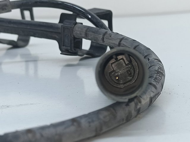 Czujnik ABS przedni 34526762465 BMW