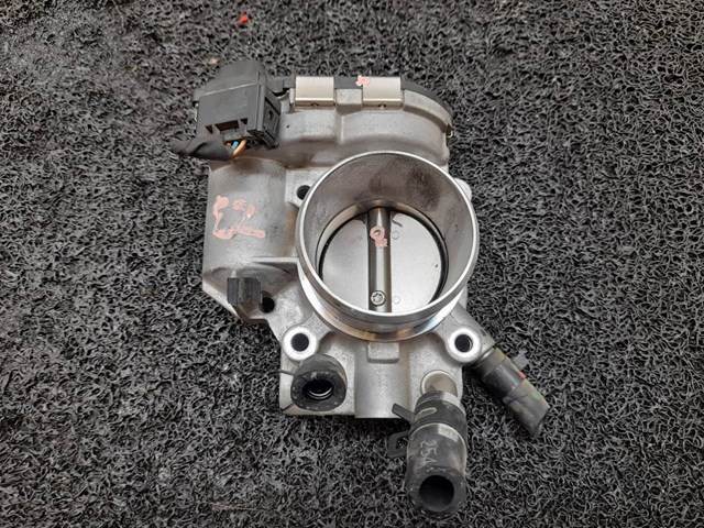 Przepustnica, komplet 351002B150 HYUNDAI