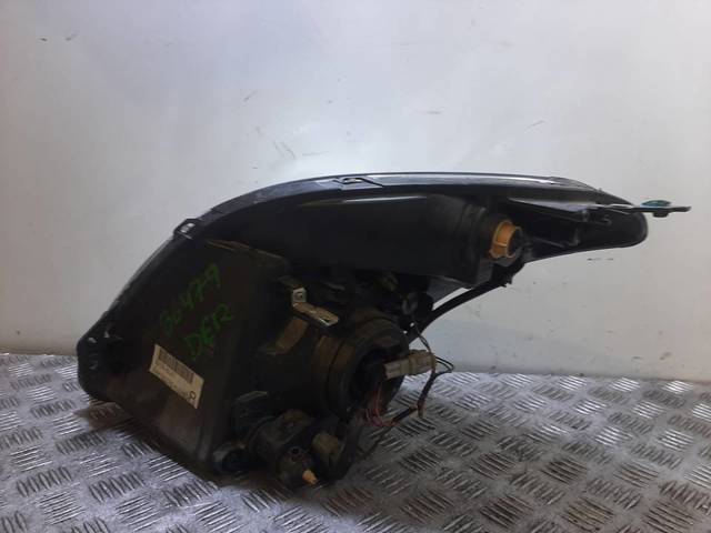 Reflektor prawy 3510062J11 SUZUKI