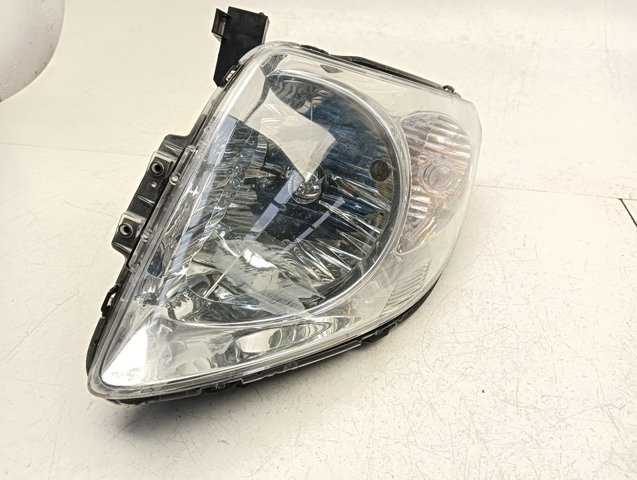 Reflektor prawy 3510062J11 SUZUKI