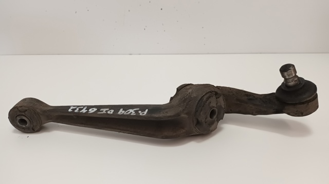 Wahacz zawieszenia przedniego dolny lewy 352057 PEUGEOT