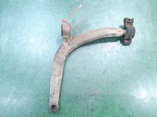 Wahacz zawieszenia przedniego dolny lewy 3520C0 PEUGEOT