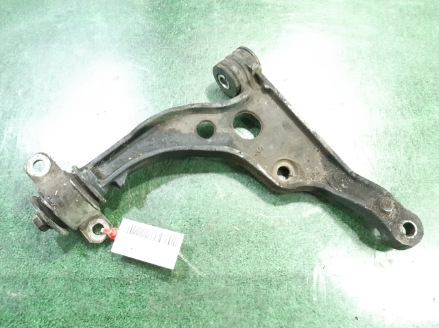 Wahacz zawieszenia przedniego dolny lewy 3520N3 PEUGEOT