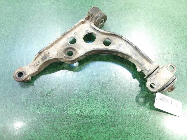 Wahacz zawieszenia przedniego dolny lewy 3520N3 PEUGEOT
