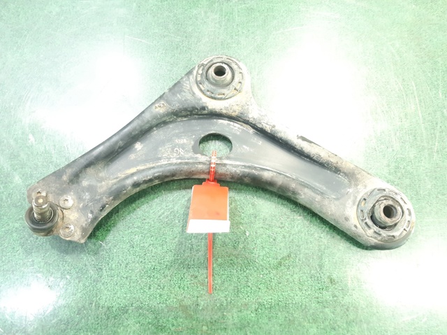 Wahacz zawieszenia przedniego dolny lewy 3520R0 PEUGEOT