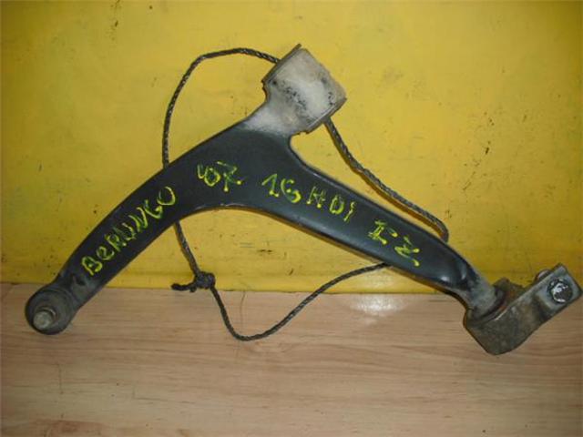 Wahacz zawieszenia przedniego dolny lewy 3520V3 PEUGEOT