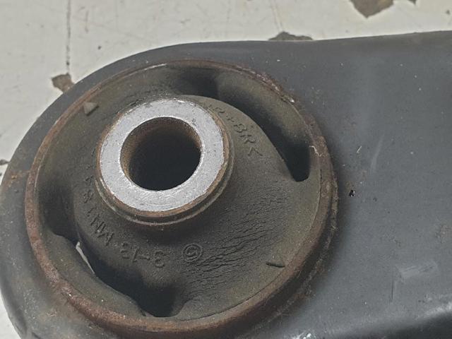Wahacz zawieszenia przedniego dolny lewy 3520X9 PEUGEOT