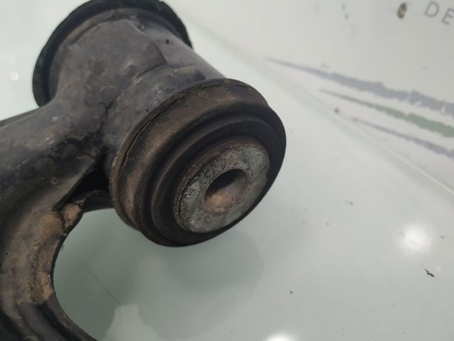Wahacz zawieszenia przedniego dolny lewy 3520Y4 FIAT