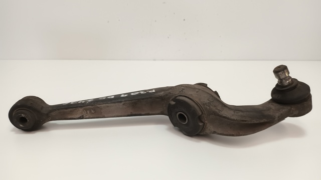 Wahacz zawieszenia przedniego dolny prawy 352138 PEUGEOT