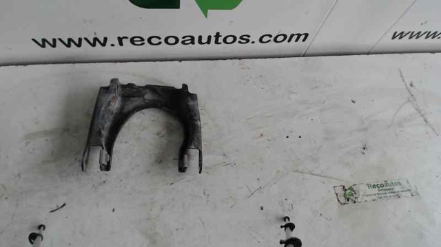 Wahacz zawieszenia przedniego prawy górny Peugeot 407 6E