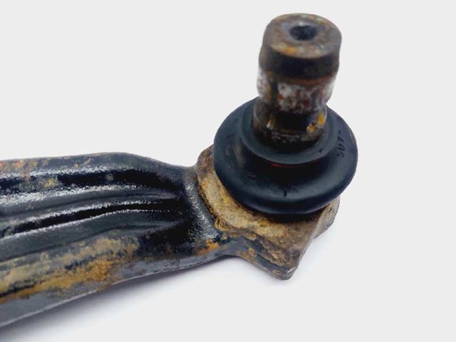 Wahacz zawieszenia przedniego dolny prawy 3521N9 PEUGEOT